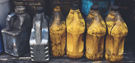 Botellas de aceite viejas