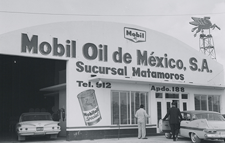 Picture of MobilOil de Mexico back from the 1960s